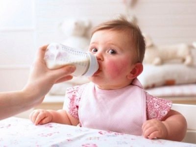 Атопический дерматит у детей: симптомы и схема лечения, советы Комаровского